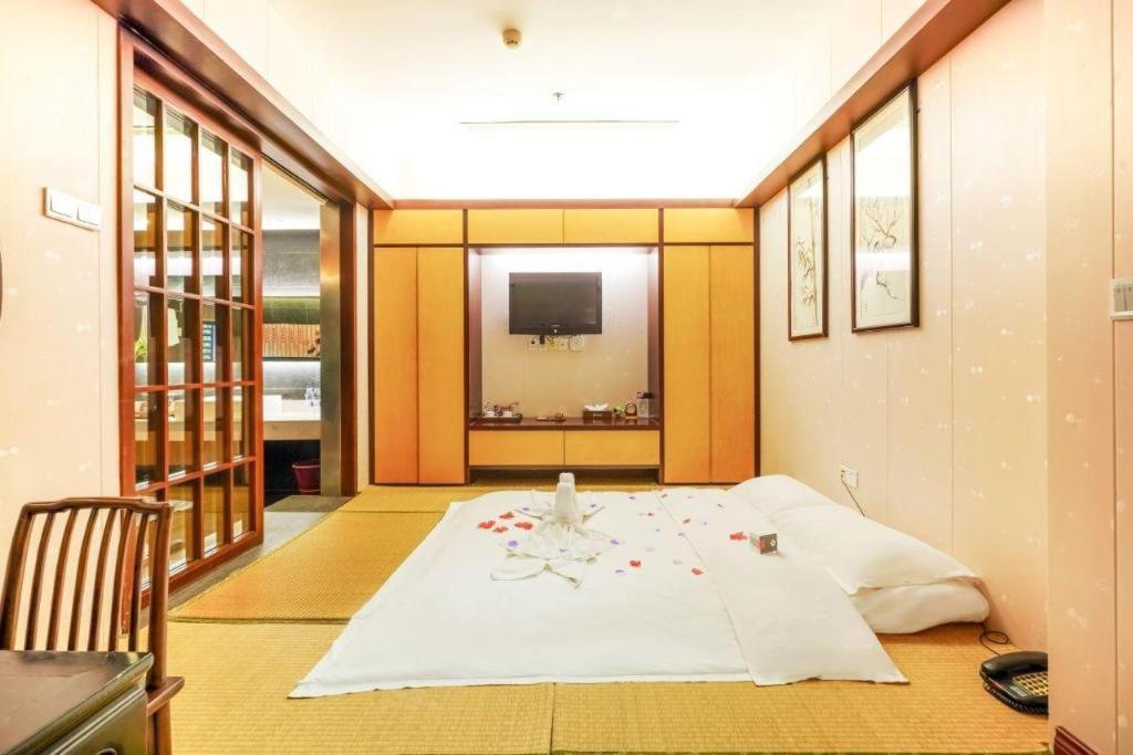Suzhou Phoenix Hotspring Resort Zhangjiagang Dış mekan fotoğraf
