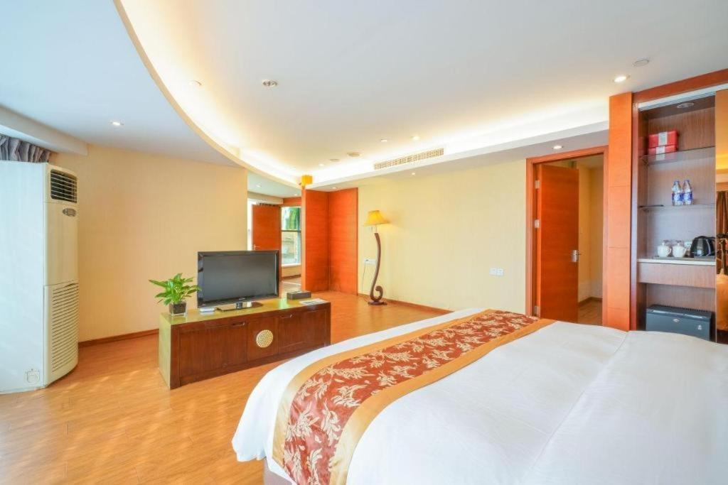 Suzhou Phoenix Hotspring Resort Zhangjiagang Dış mekan fotoğraf