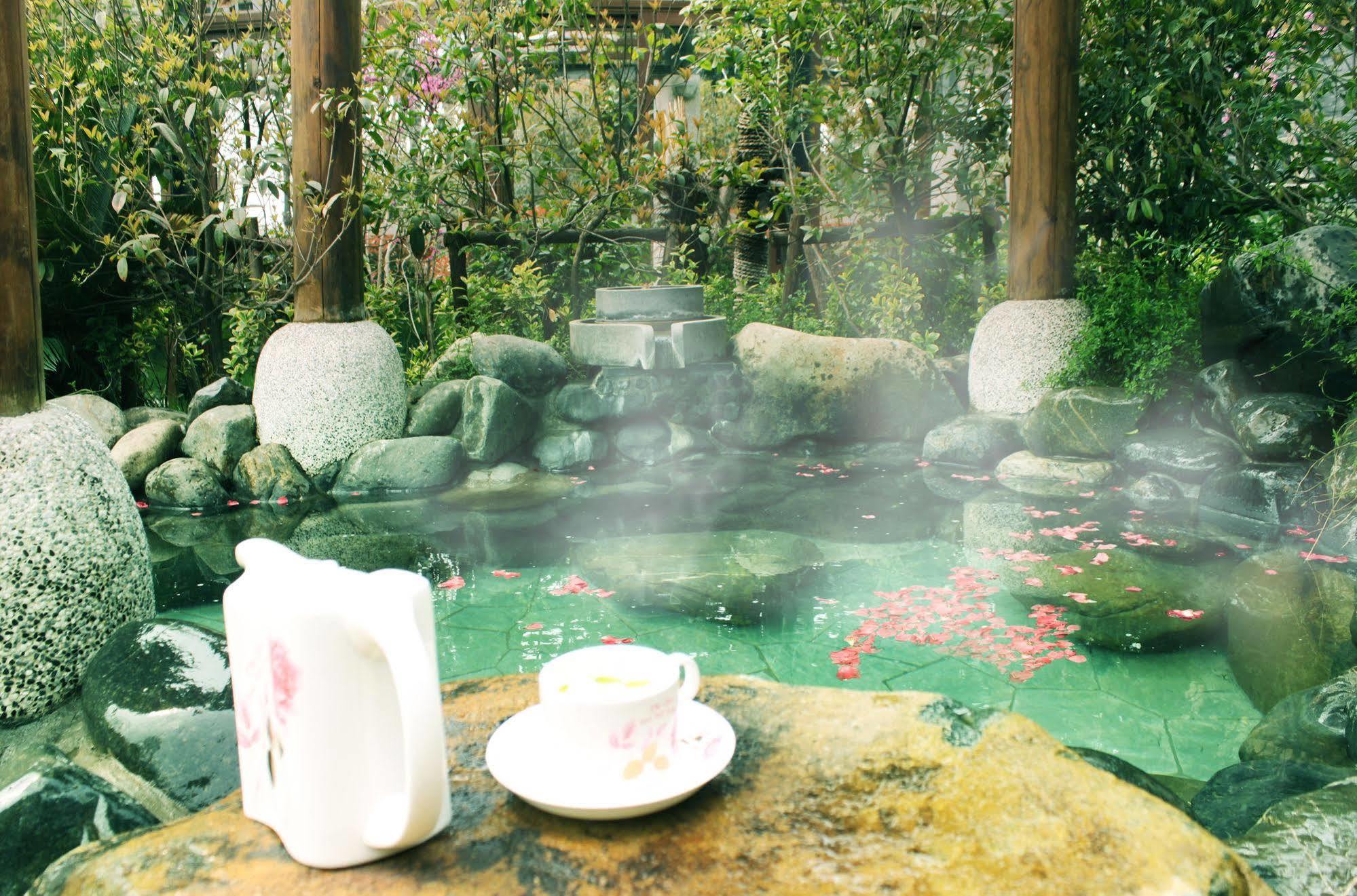 Suzhou Phoenix Hotspring Resort Zhangjiagang Dış mekan fotoğraf